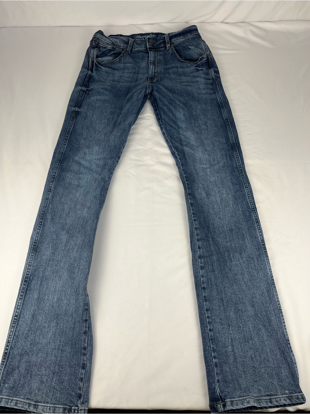 Wrangler Retro Slim Boot Men’s Jeans Size 31x36 Medium Wash Stretch Denim
